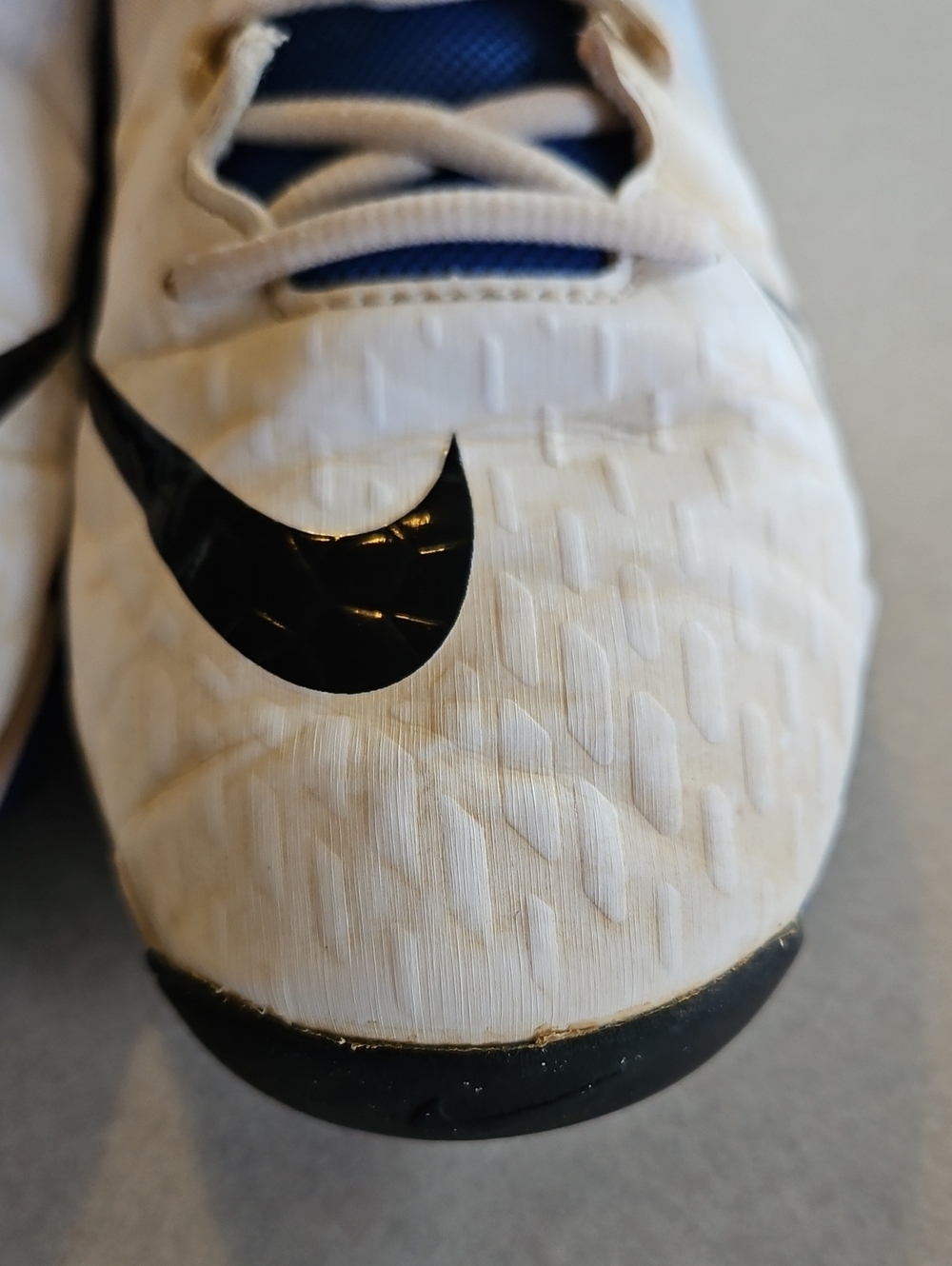 Nike Softball Cleats - Picture 3 of 12